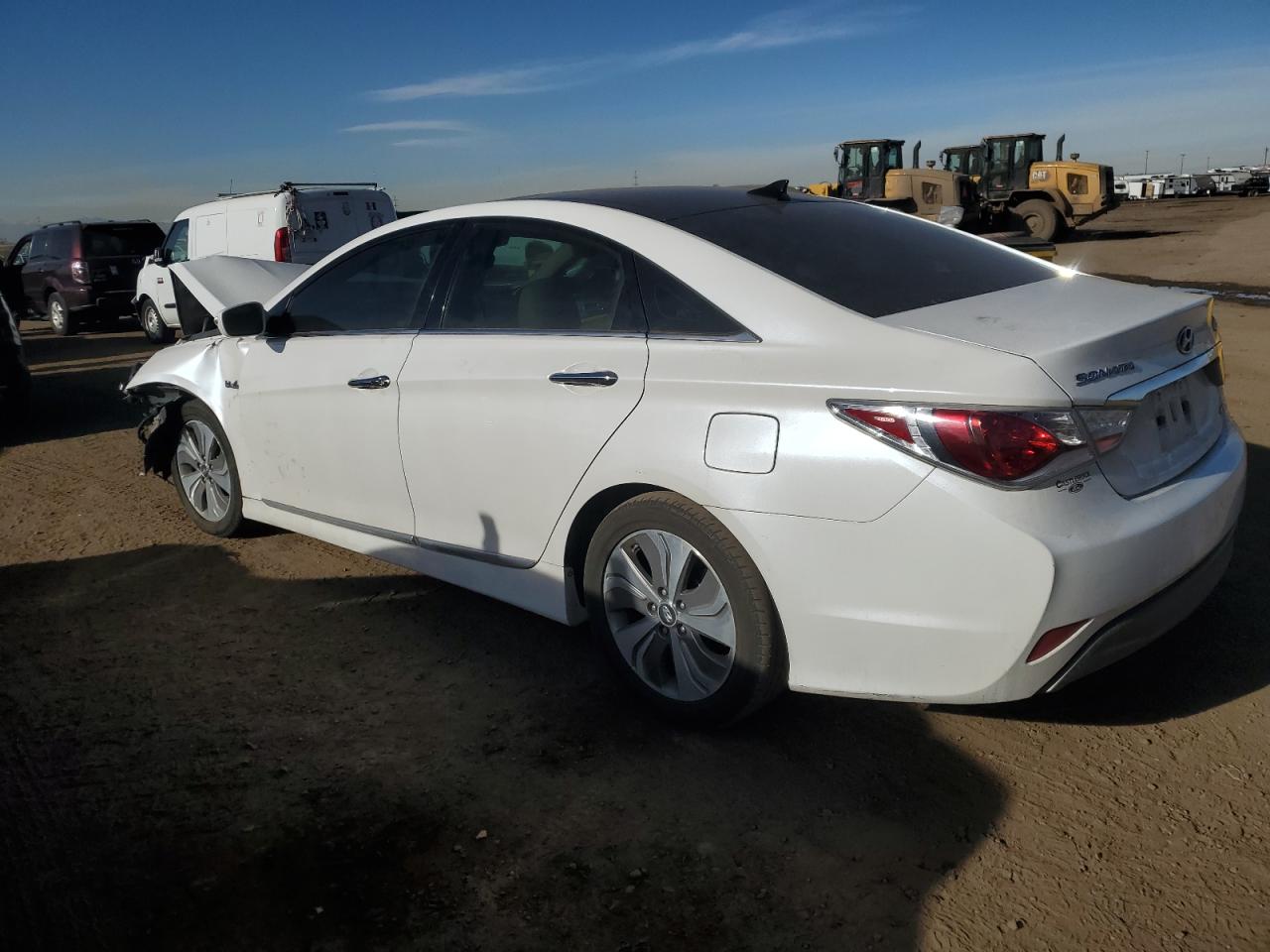 2015 Hyundai Sonata Hybrid VIN: KMHEC4A48FA119113 Lot: 84560554