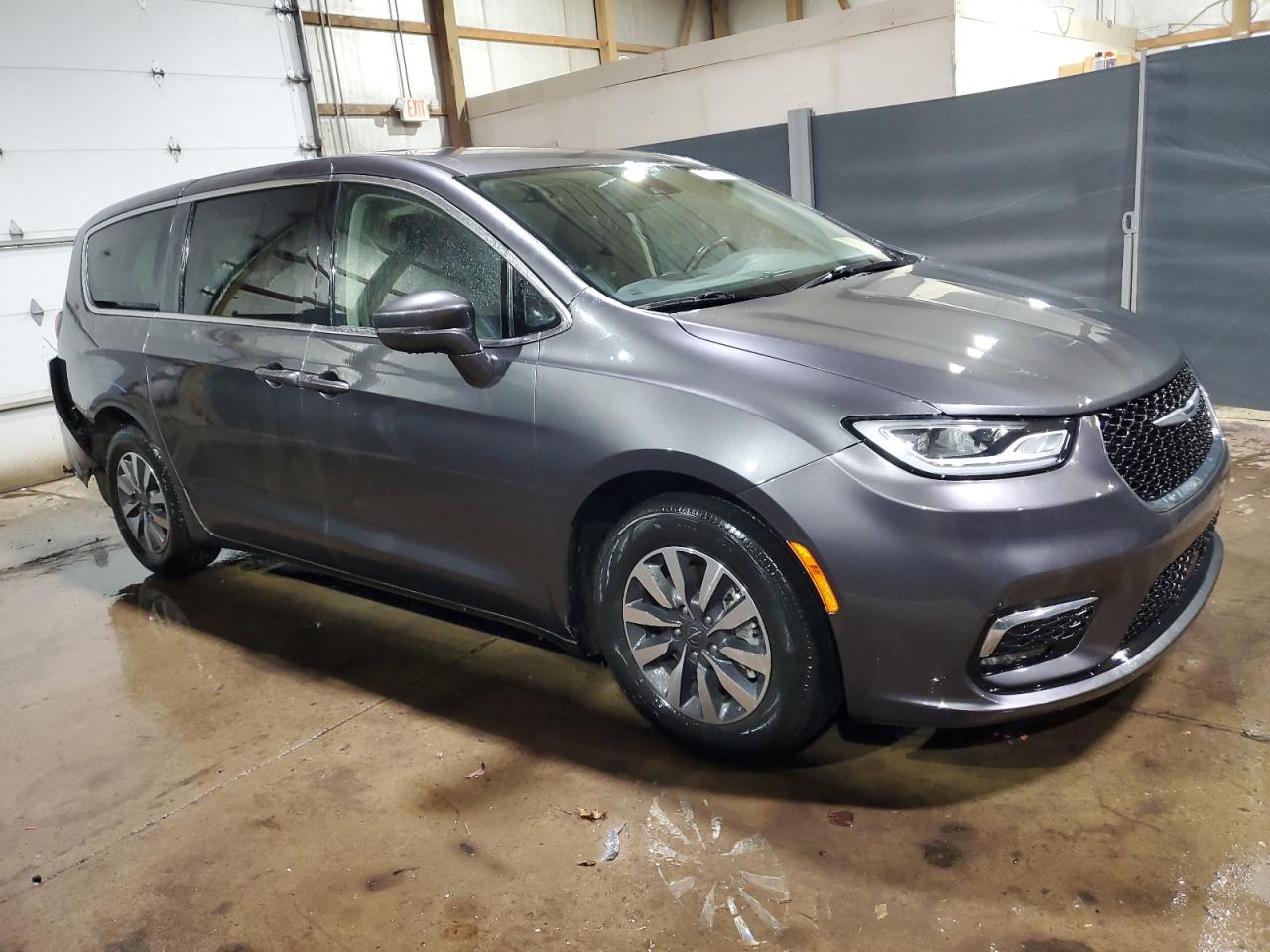 2C4RC1L72NR129805 2022 Chrysler Pacifica Hybrid Touring L