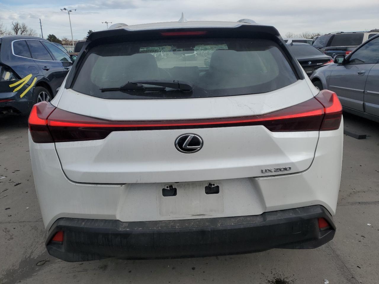 JTHY3JBH9K2018005 2019 Lexus Ux 200