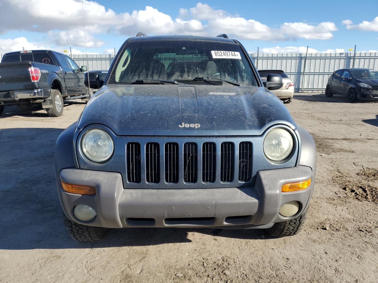 1J4GL48K42W270393 2002 Jeep Liberty Sport