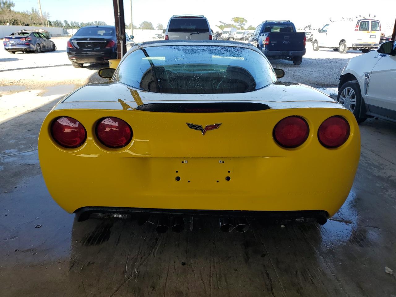 1G1YV2DW9B5102104 2011 Chevrolet Corvette Grand Sport