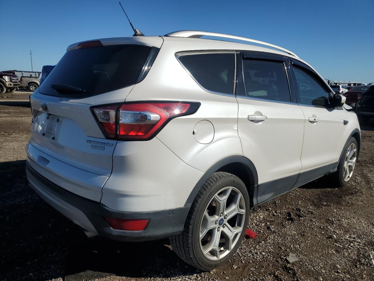 1FMCU0J98JUC06428 2018 Ford Escape Titanium