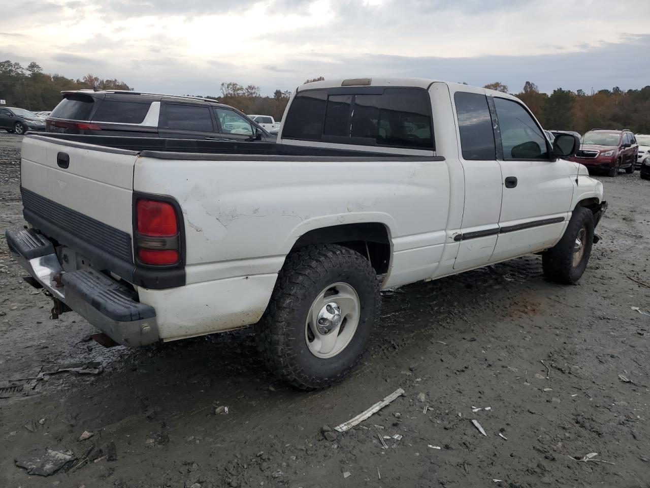 2000 Dodge Ram 1500 VIN: 3B7HC13Z1YM227751 Lot: 84151464