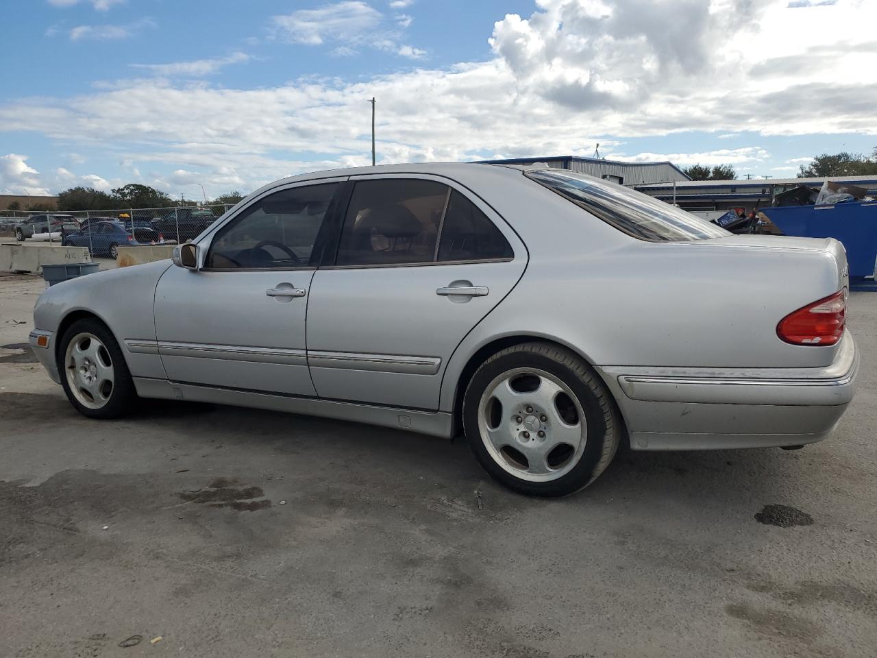 2000 Mercedes-Benz E 430 VIN: WDBJF70J9YB075556 Lot: 86201554