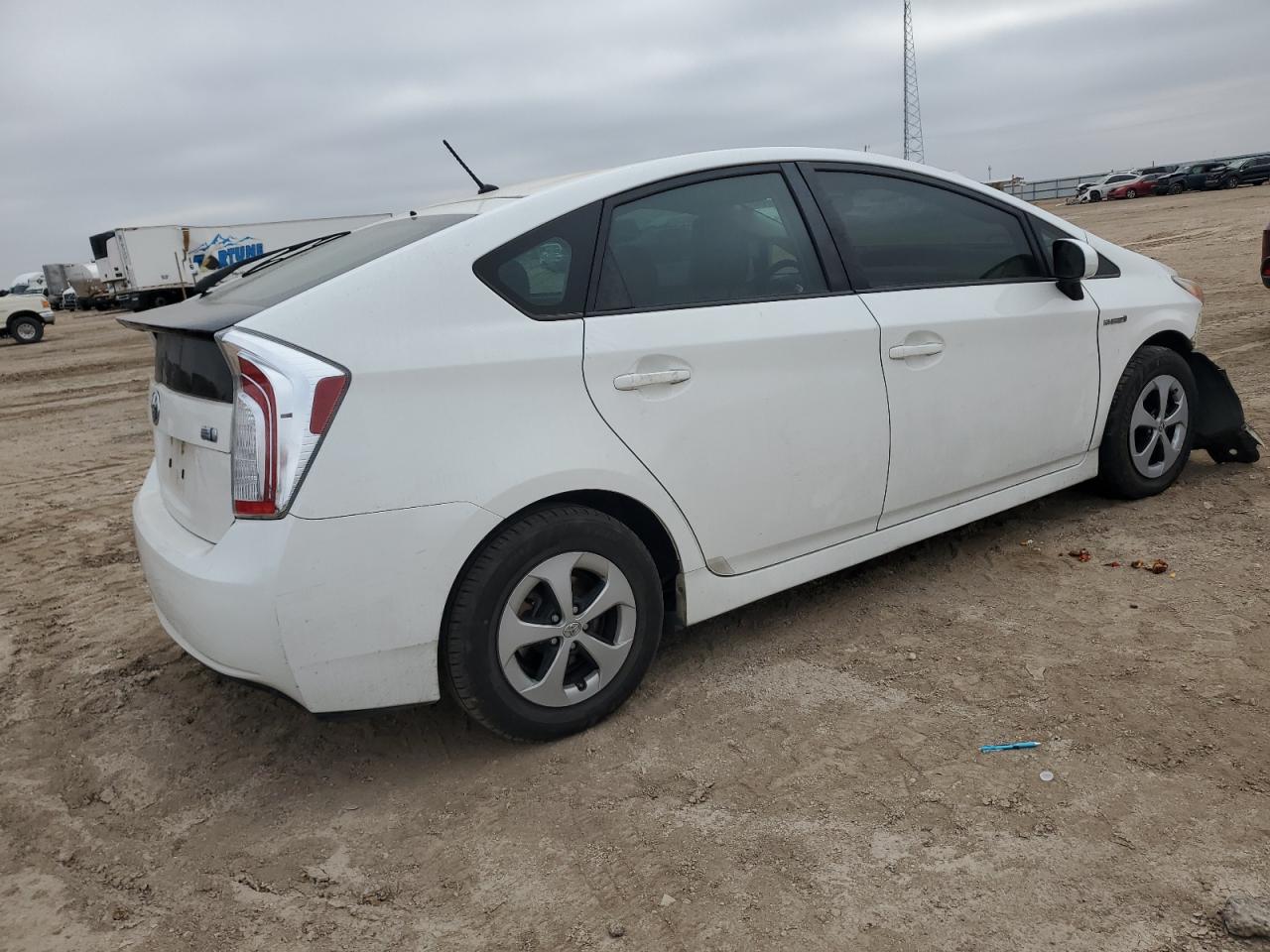 JTDKN3DUXF1949504 2015 Toyota Prius