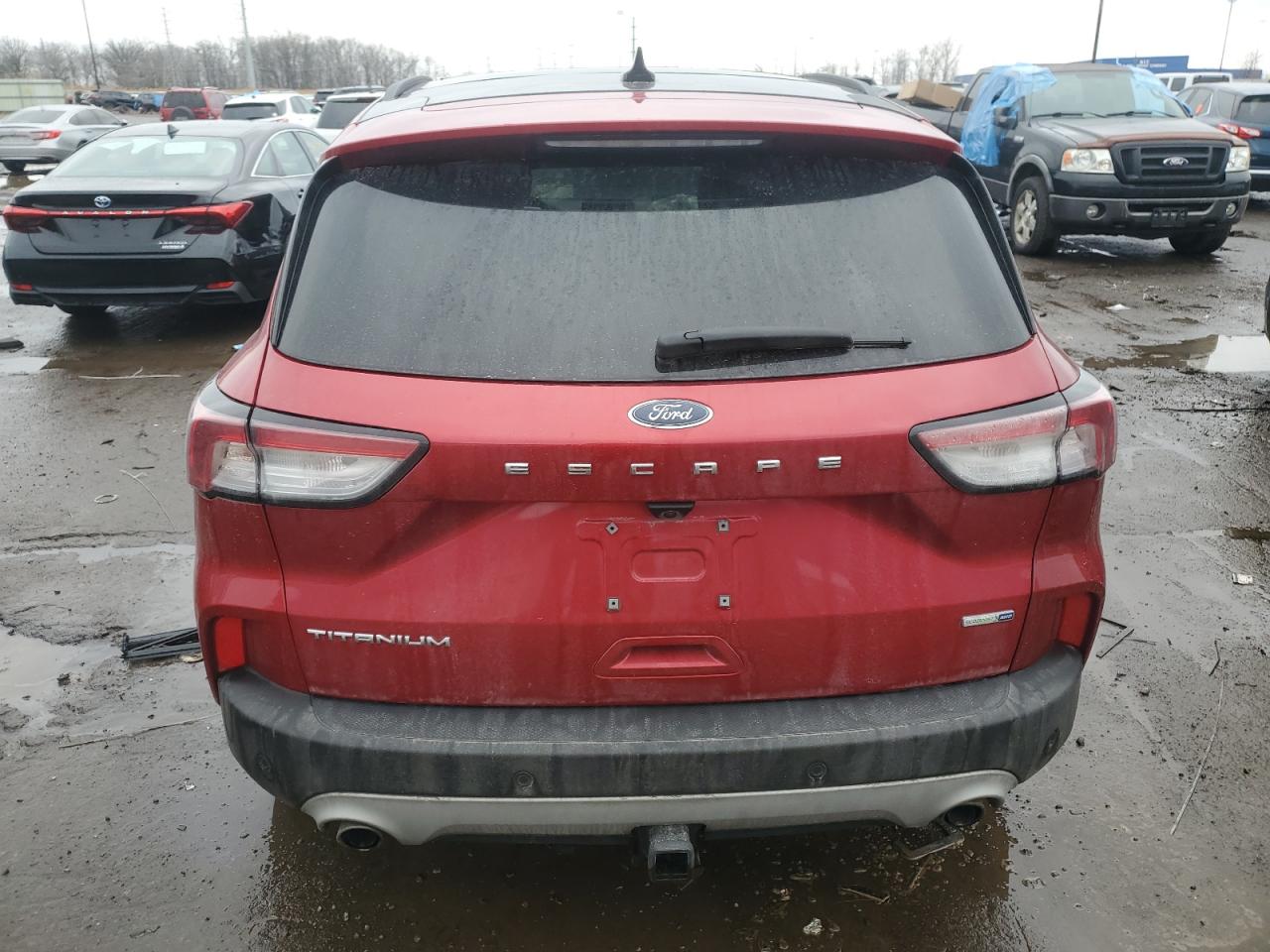 1FMCU9J91LUA81537 2020 Ford Escape Titanium