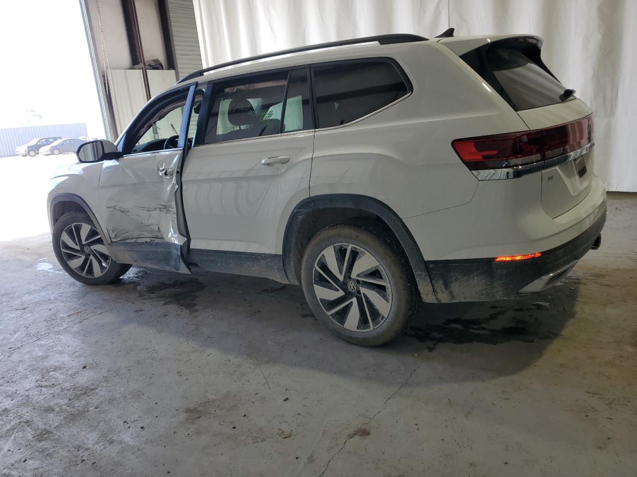 2024 Volkswagen Atlas Se VIN: 1V2HR2CA2RC546088 Lot: 84967424