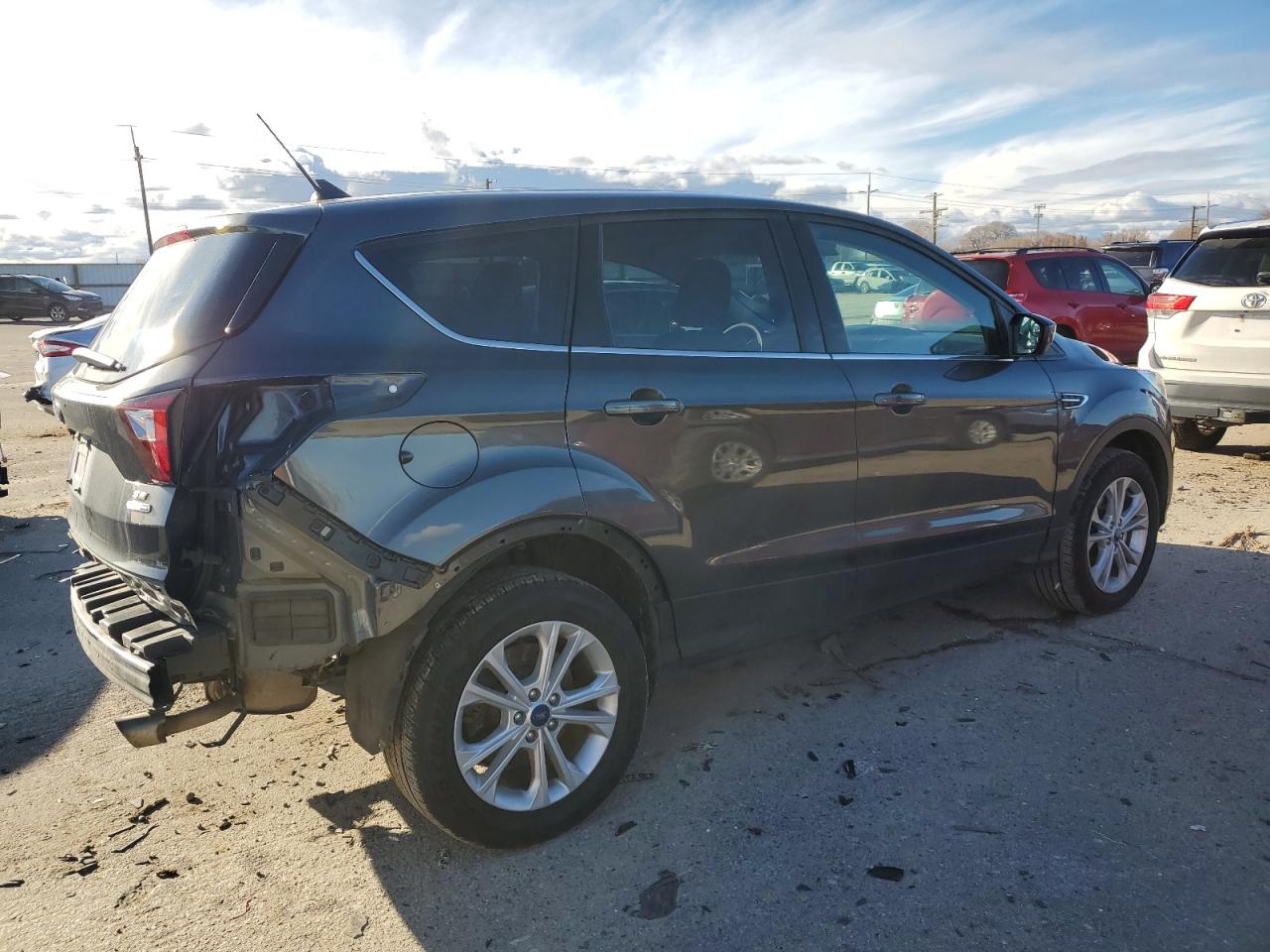 1FMCU9GD5KUB60865 2019 Ford Escape Se