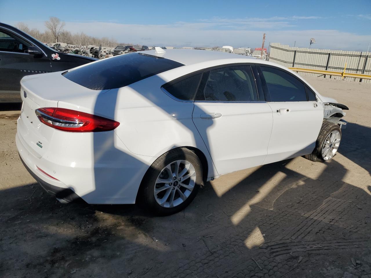 3FA6P0HDXLR260168 2020 Ford Fusion Se