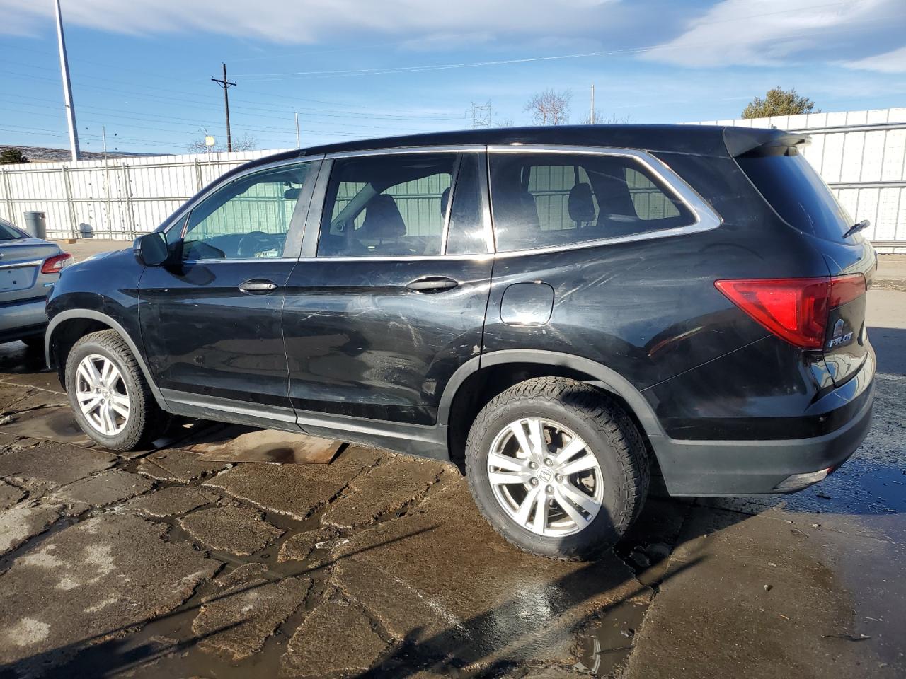 2018 Honda Pilot Lx VIN: 5FNYF6H12JB067249 Lot: 85030374