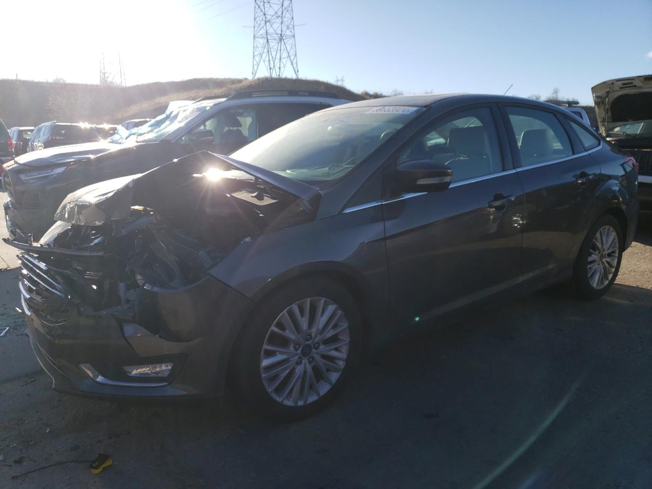 1FADP3J27JL261064 2018 Ford Focus Titanium