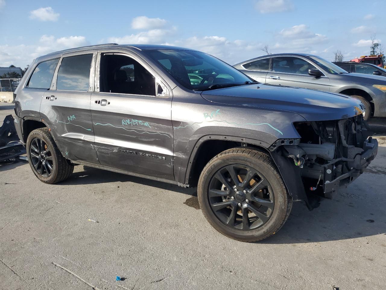 1C4RJEAG0HC957235 2017 Jeep Grand Cherokee Laredo