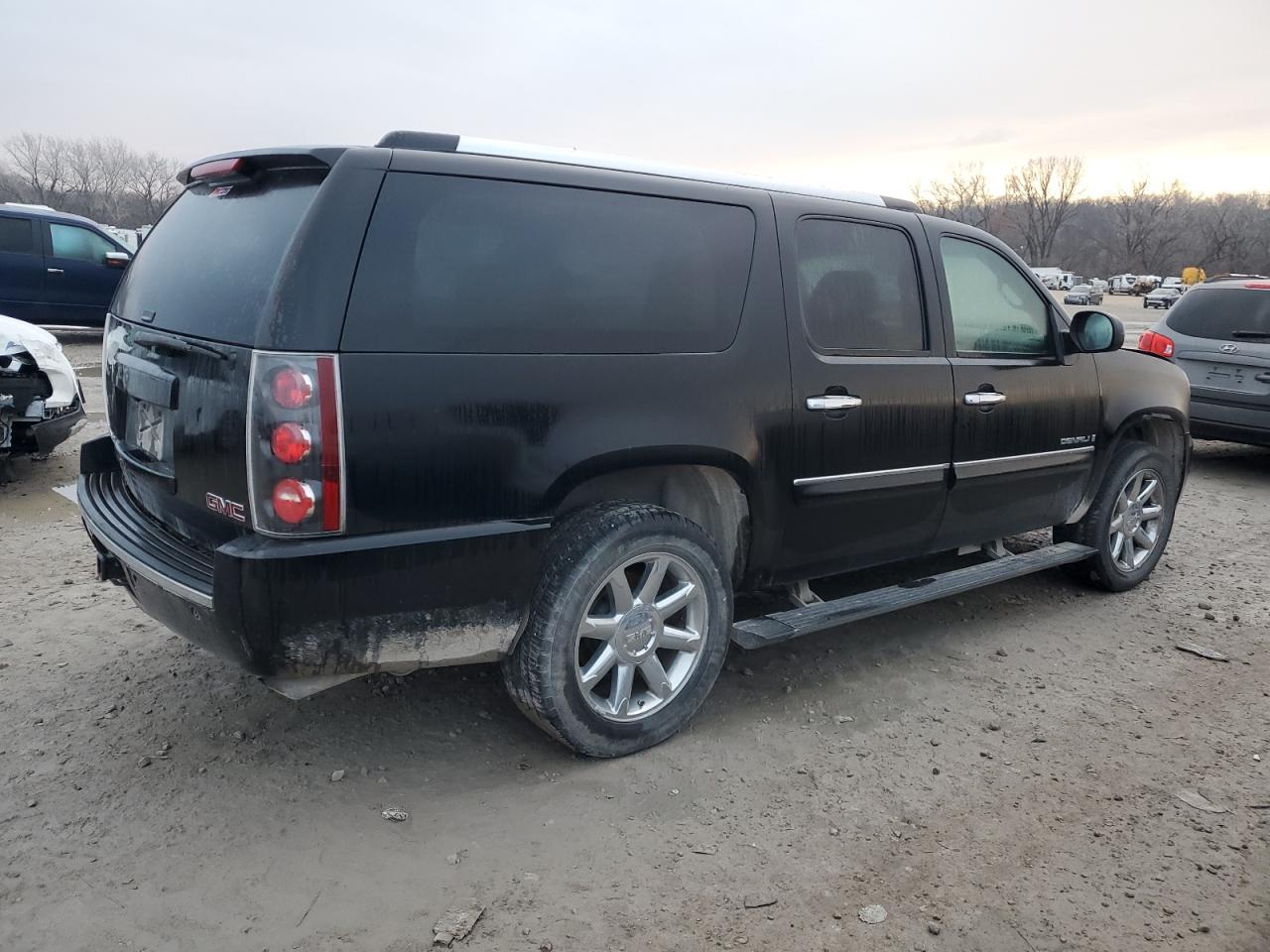 2007 GMC Yukon Xl Denali VIN: 1GKFK66857J243669 Lot: 86371834