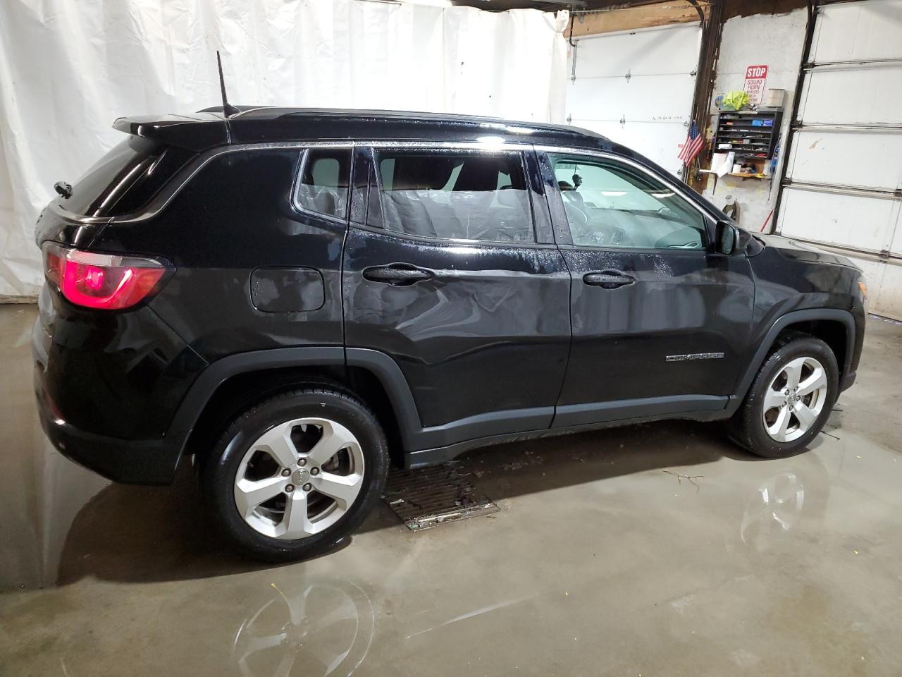 2017 Jeep Compass Latitude VIN: 3C4NJDBB1HT679994 Lot: 85240264