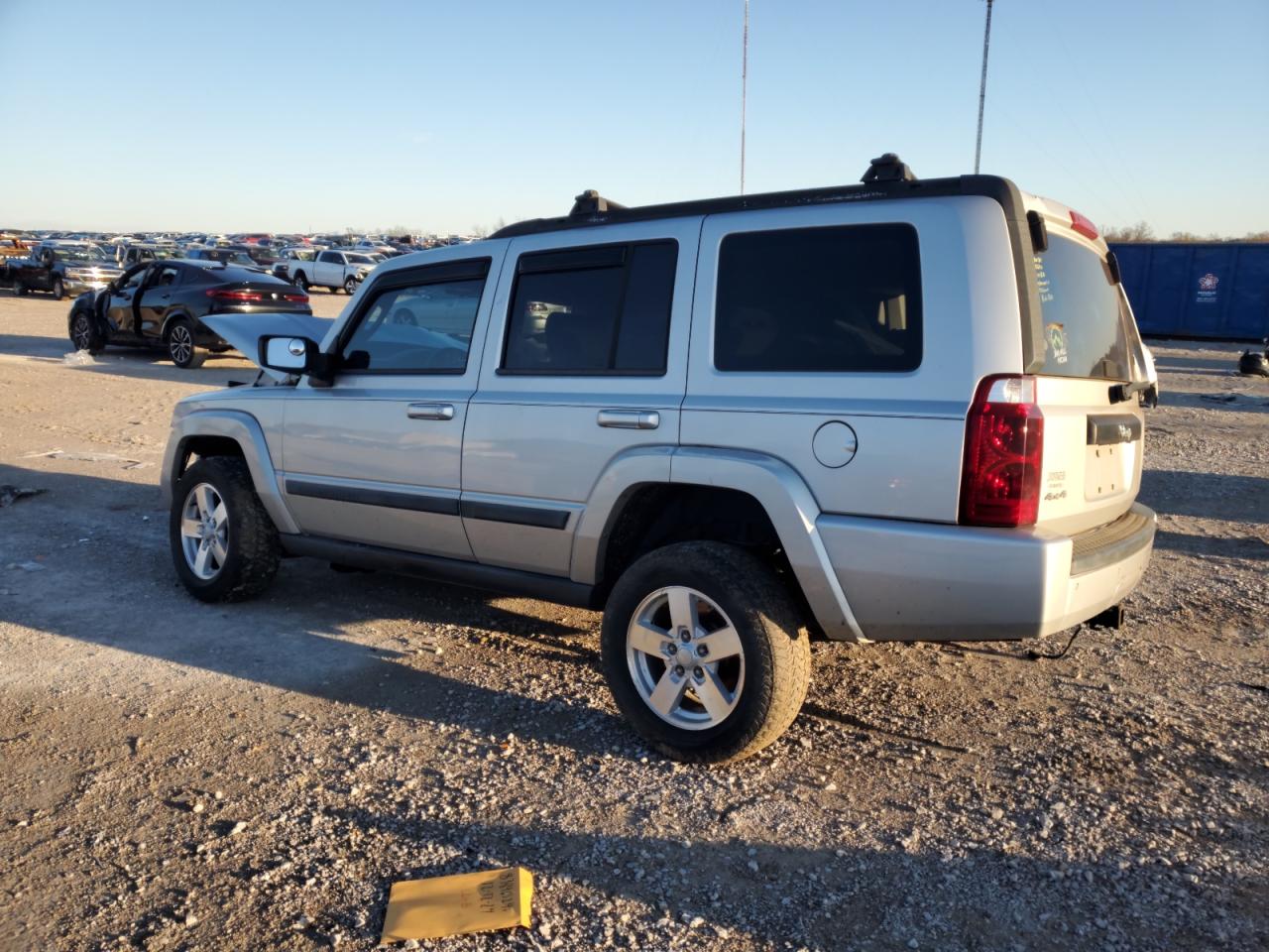 2007 Jeep Commander VIN: 1J8HG48K37C647845 Lot: 83846524