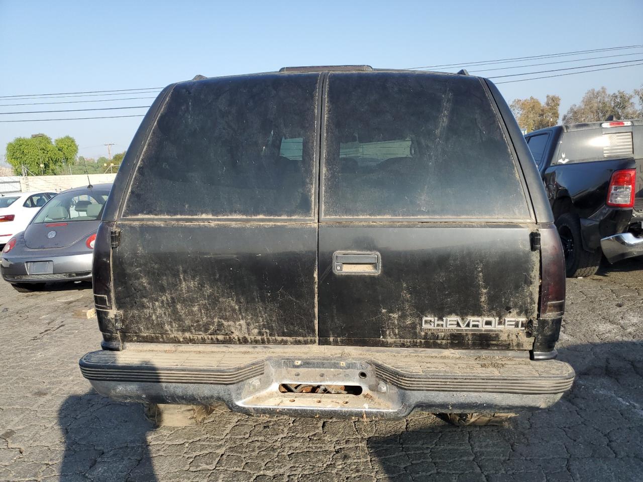 1996 Chevrolet Suburban K1500 VIN: 1GNFK16R4TJ409561 Lot: 83247624