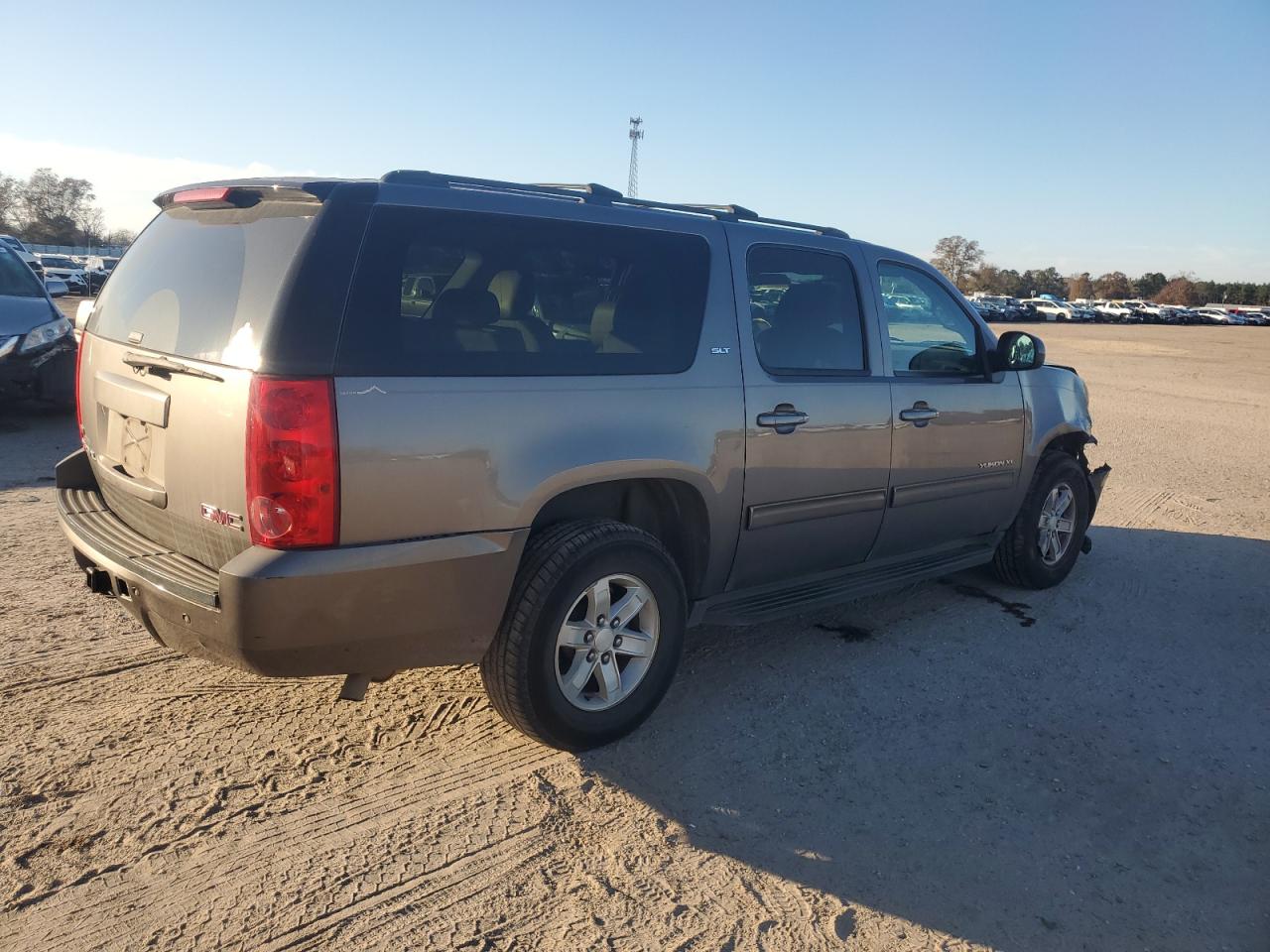 2011 GMC Yukon Xl C1500 Slt VIN: 1GKS1KE09BR271636 Lot: 85499874