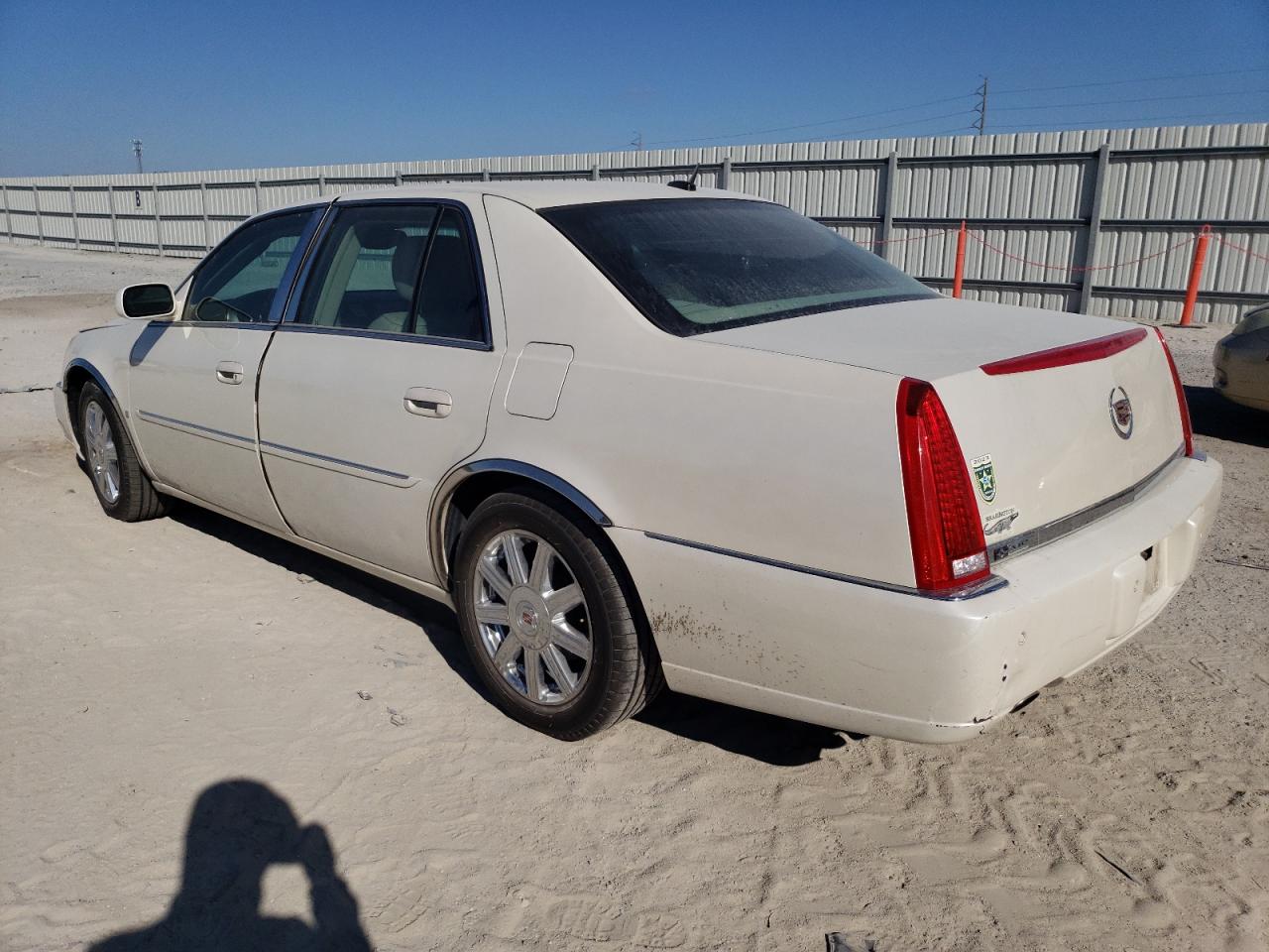 2007 Cadillac Dts VIN: 1G6KD57Y17U236491 Lot: 82610474