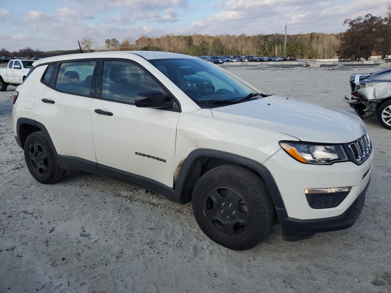 2018 Jeep Compass Sport VIN: 3C4NJCAB5JT211347 Lot: 83590864