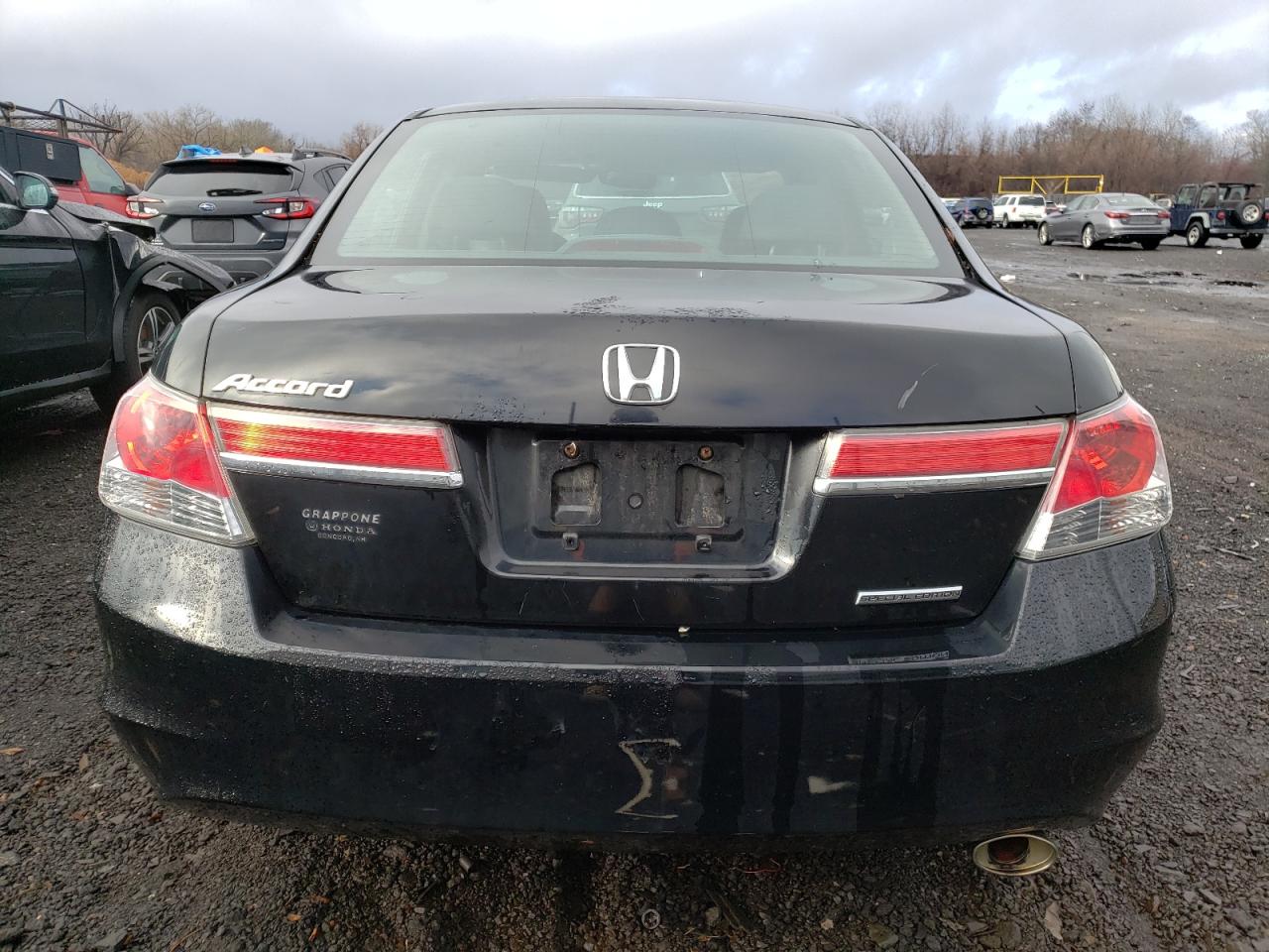 1HGCP2F6XBA052248 2011 Honda Accord Se