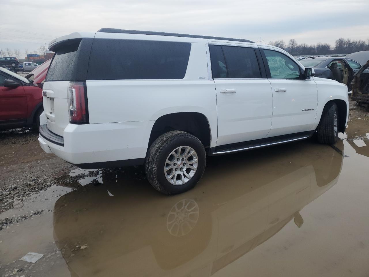 2017 GMC Yukon Xl K1500 Slt VIN: 1GKS2GKC2HR324131 Lot: 86095154