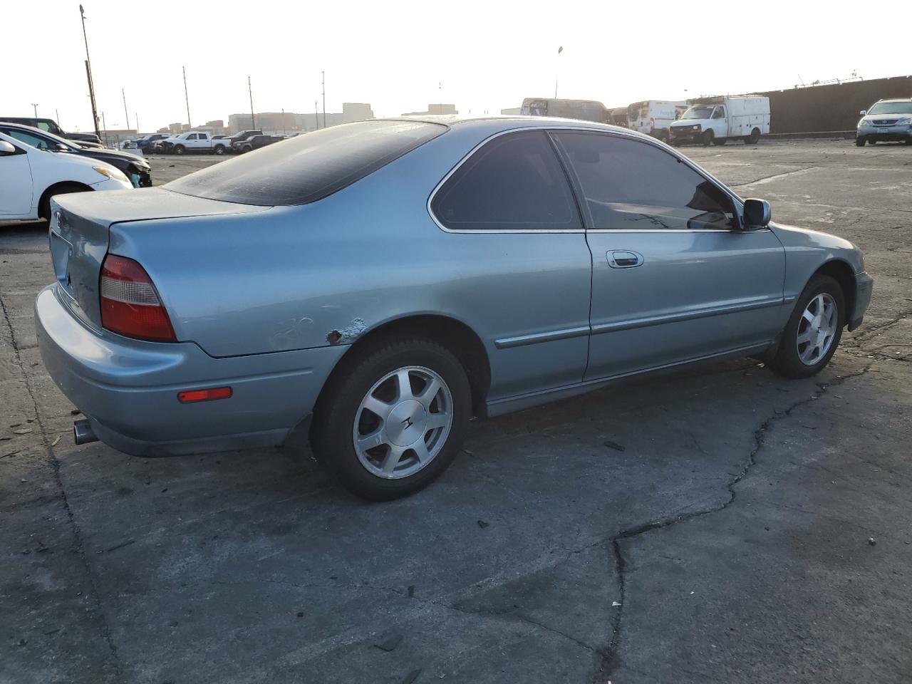 1995 Honda Accord Ex VIN: 1HGCD7259SA033631 Lot: 87080394