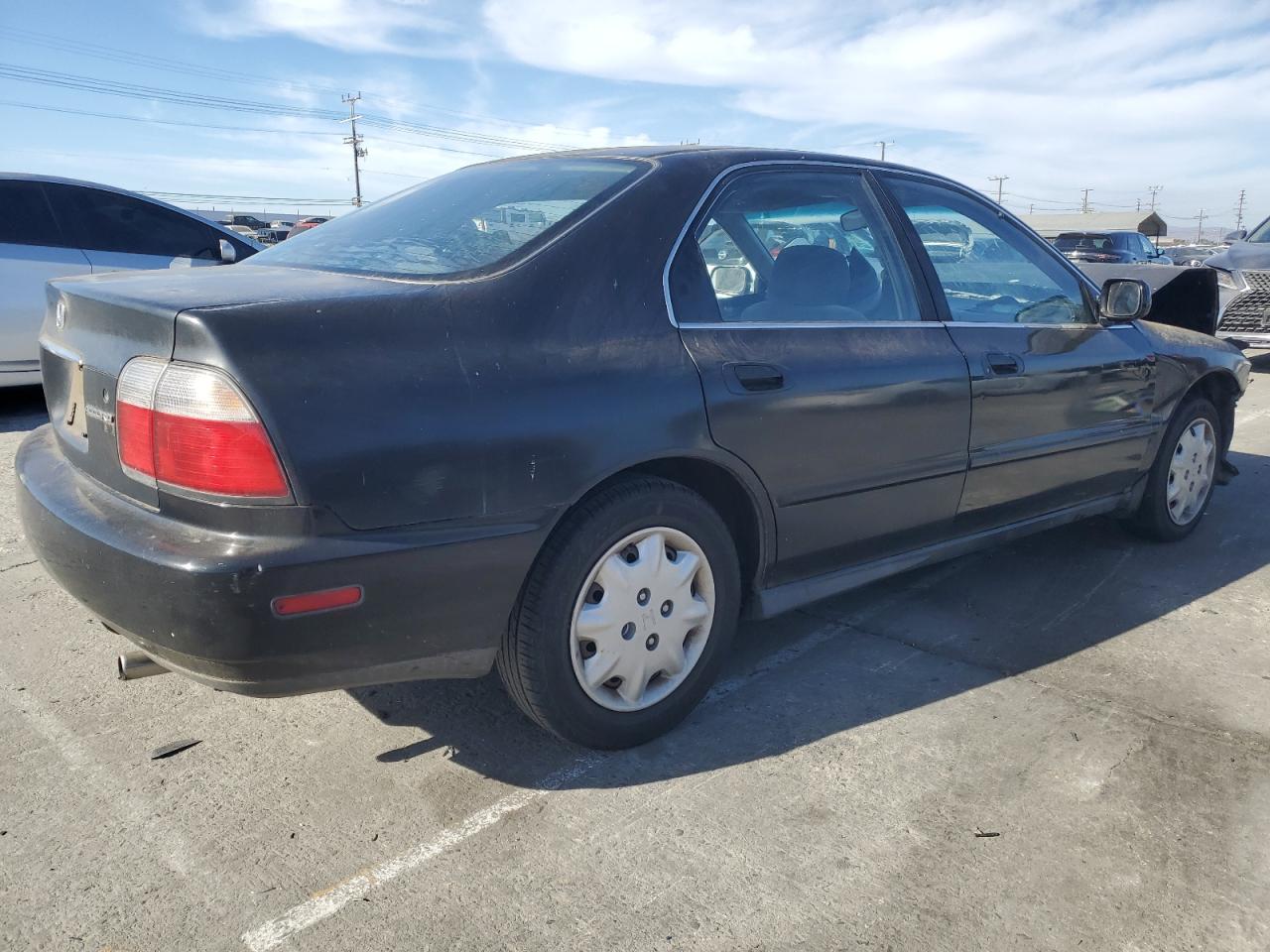 1996 Honda Accord Lx VIN: 1HGCD5637TA243272 Lot: 85079614