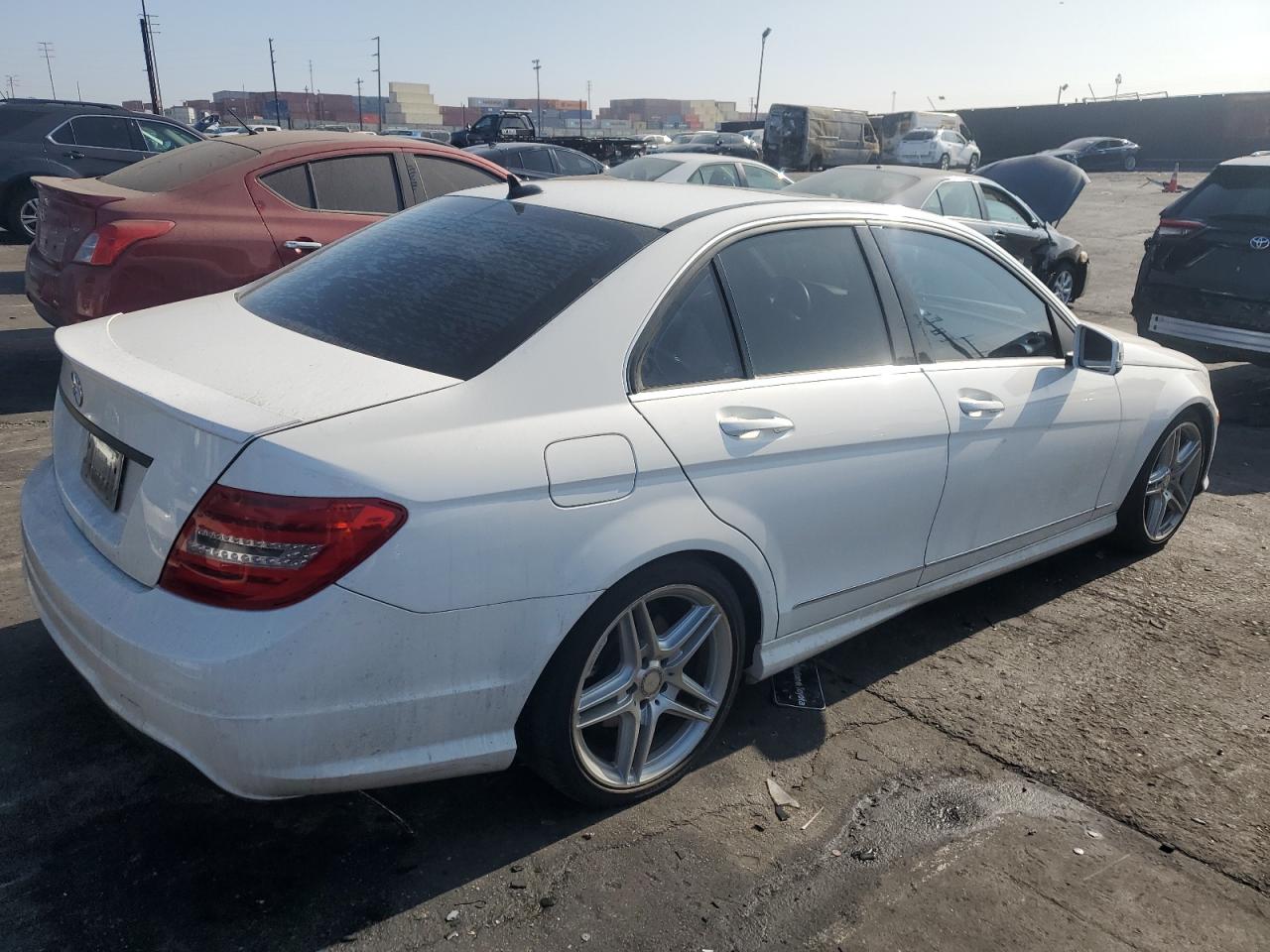 2013 Mercedes-Benz C 250 VIN: WDDGF4HB5DR272576 Lot: 85967884