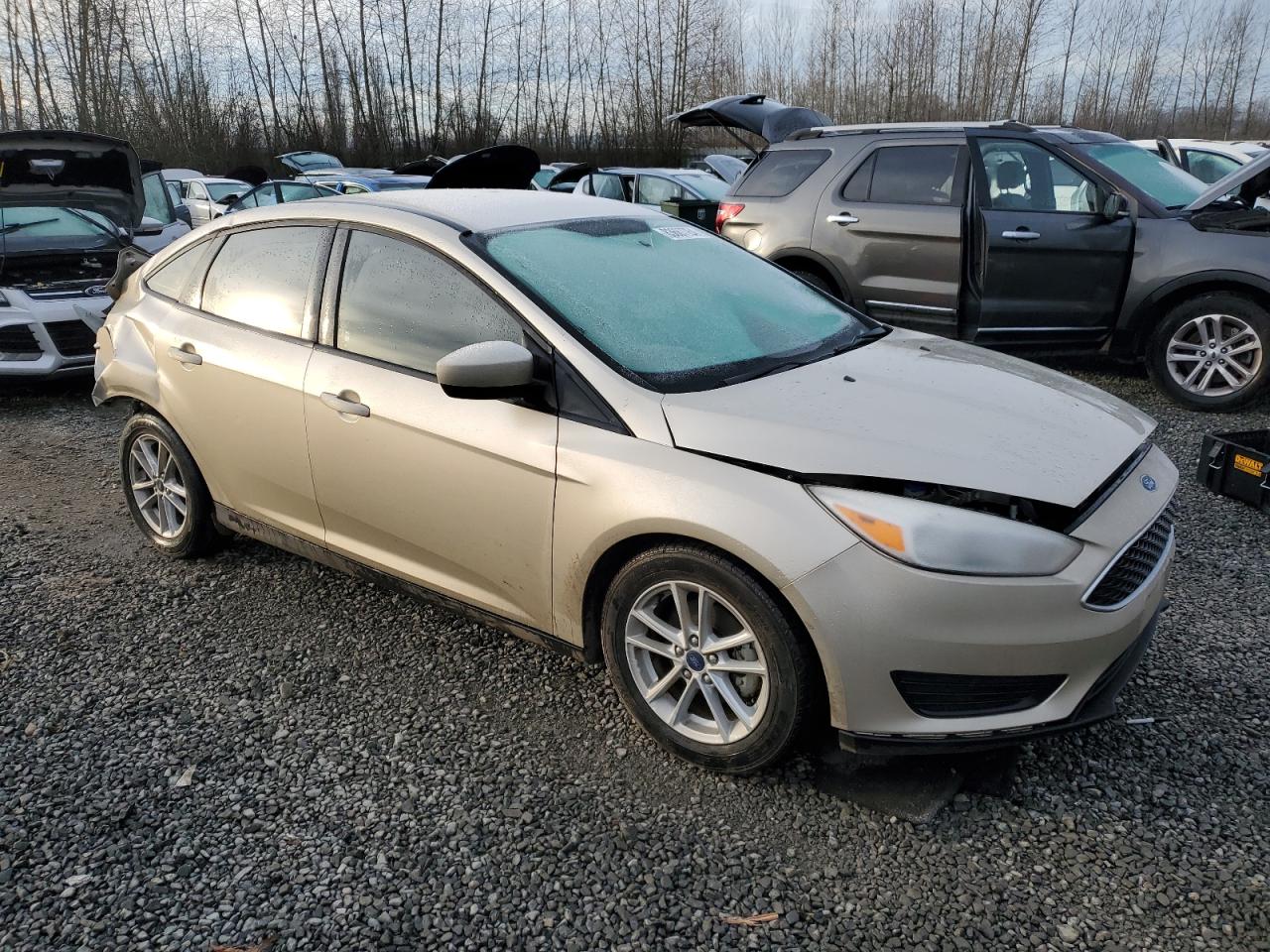 2018 Ford Focus Se VIN: 1FADP3FE7JL270902 Lot: 83687764