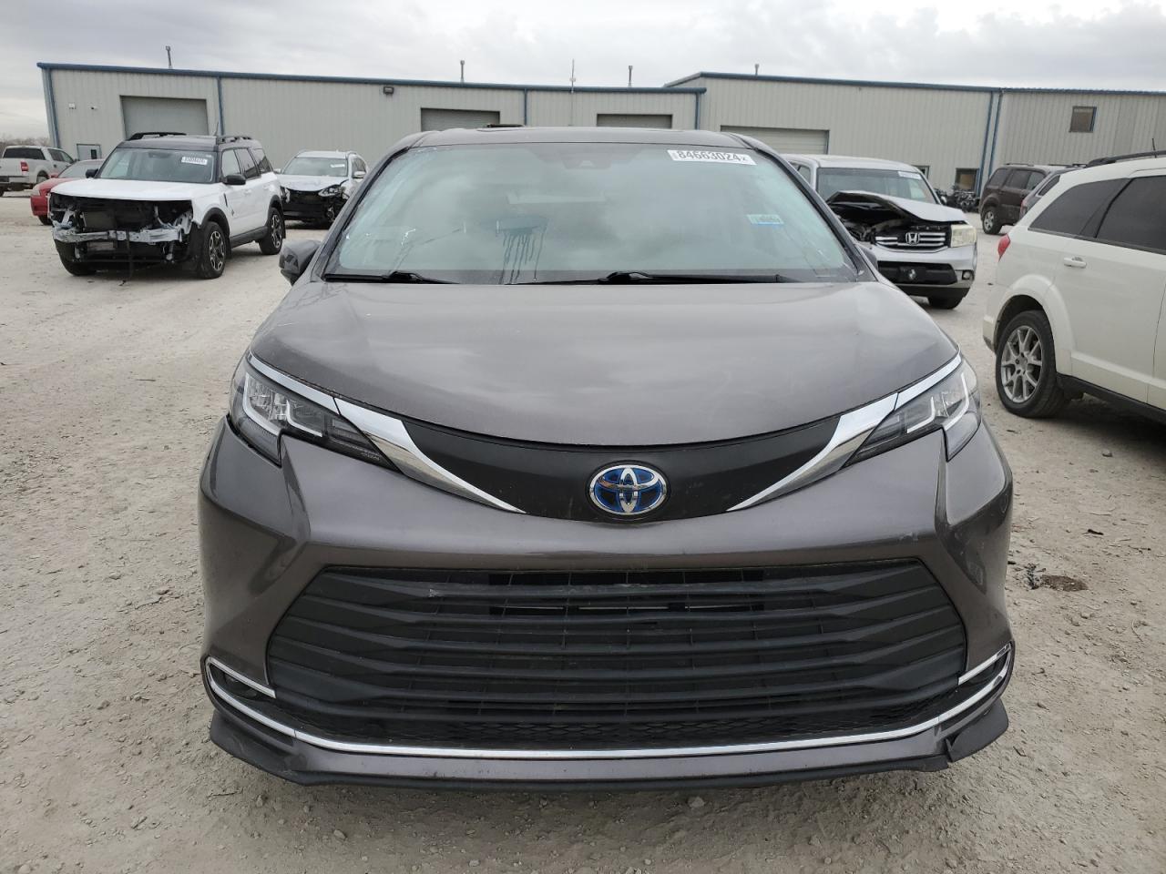 5TDGRKEC2MS001379 2021 Toyota Sienna Le