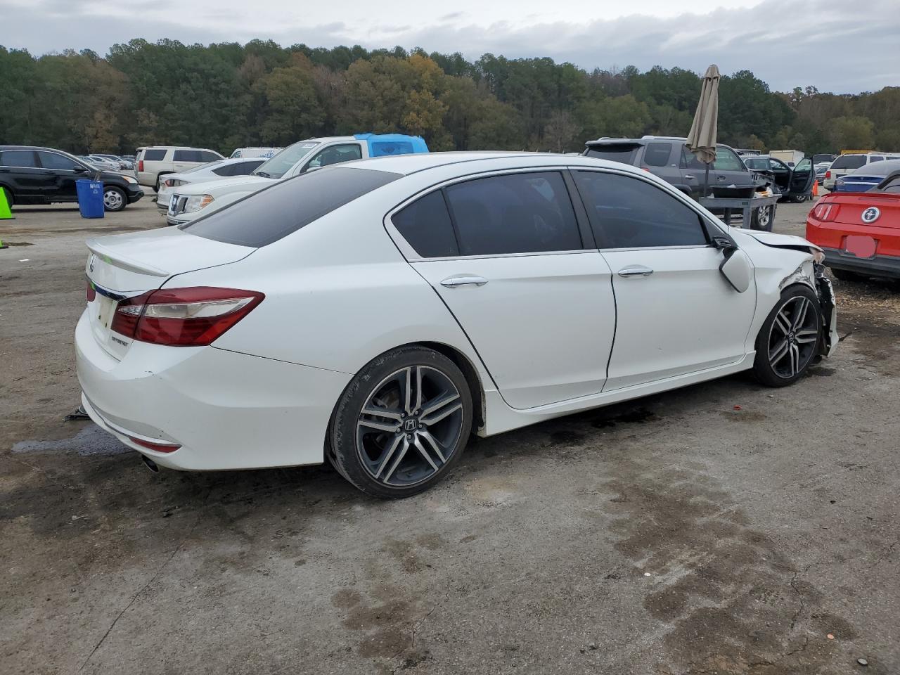 1HGCR2F56HA239237 2017 Honda Accord Sport