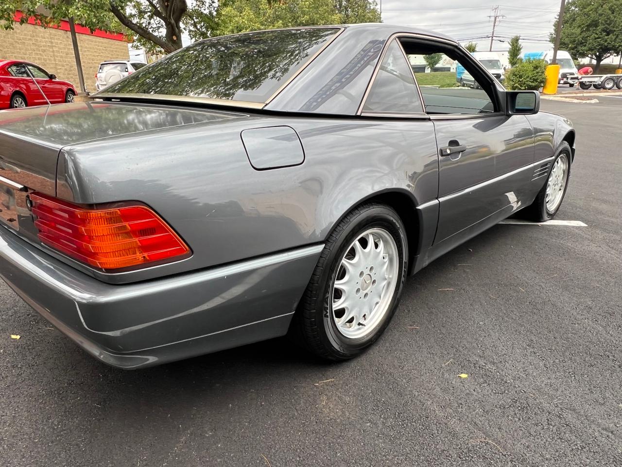 1995 Mercedes-Benz Sl 320 VIN: WDBFA63E5SF111028 Lot: 83702644