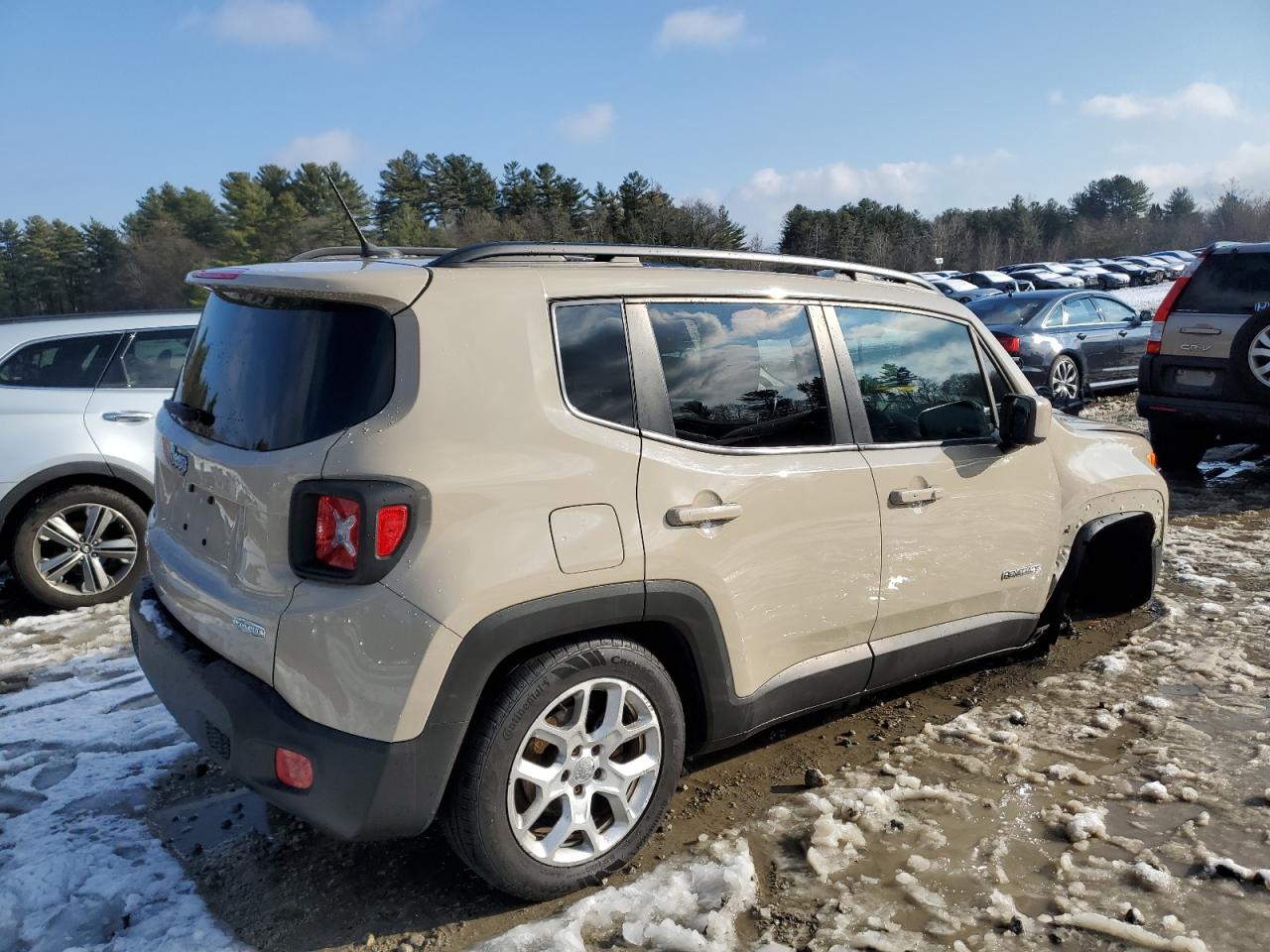 2015 Jeep Renegade Latitude VIN: ZACCJBBT3FPC11242 Lot: 83296654