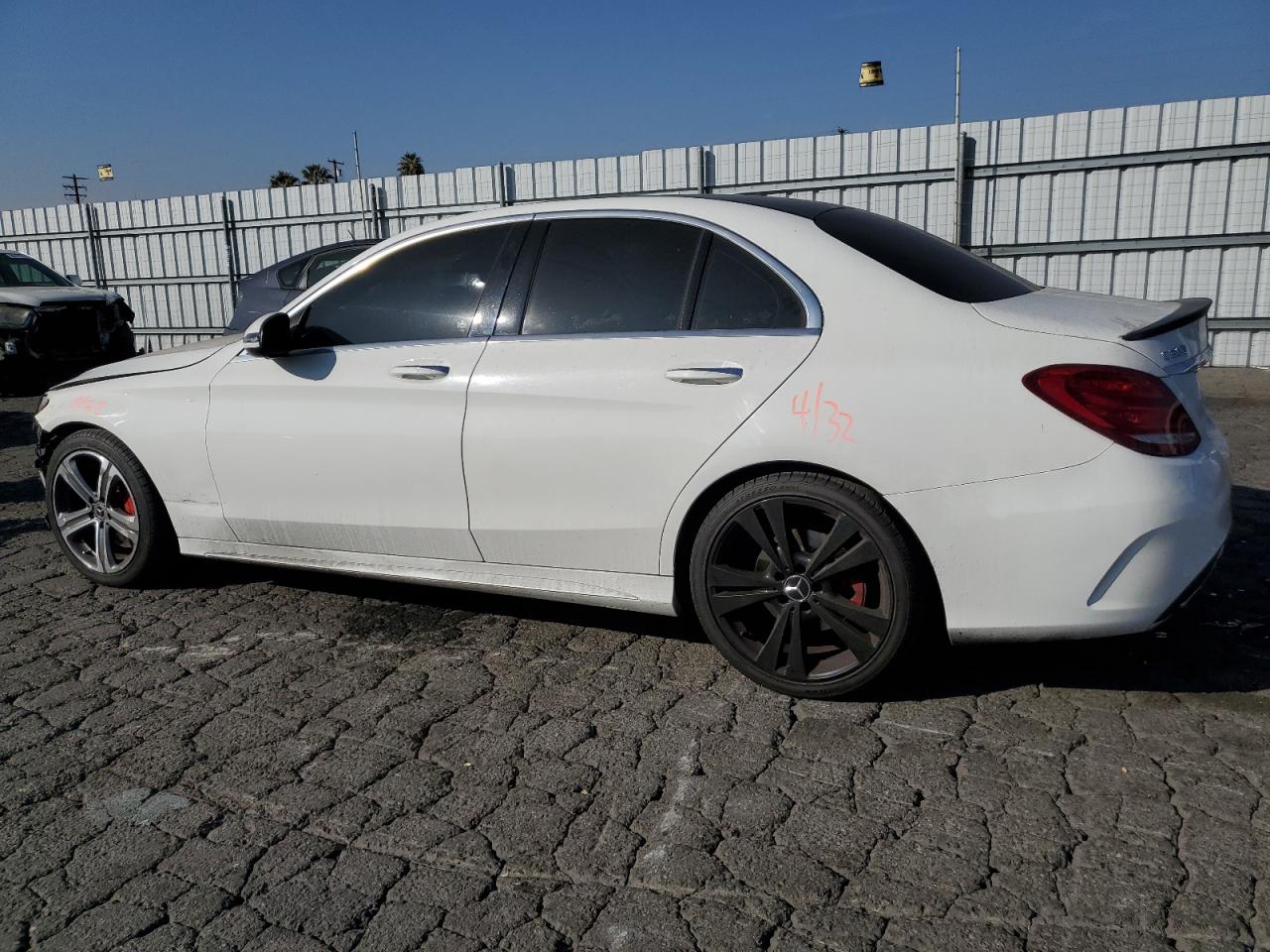 2018 Mercedes-Benz C 300 VIN: 55SWF4JB7JU253351 Lot: 86909204