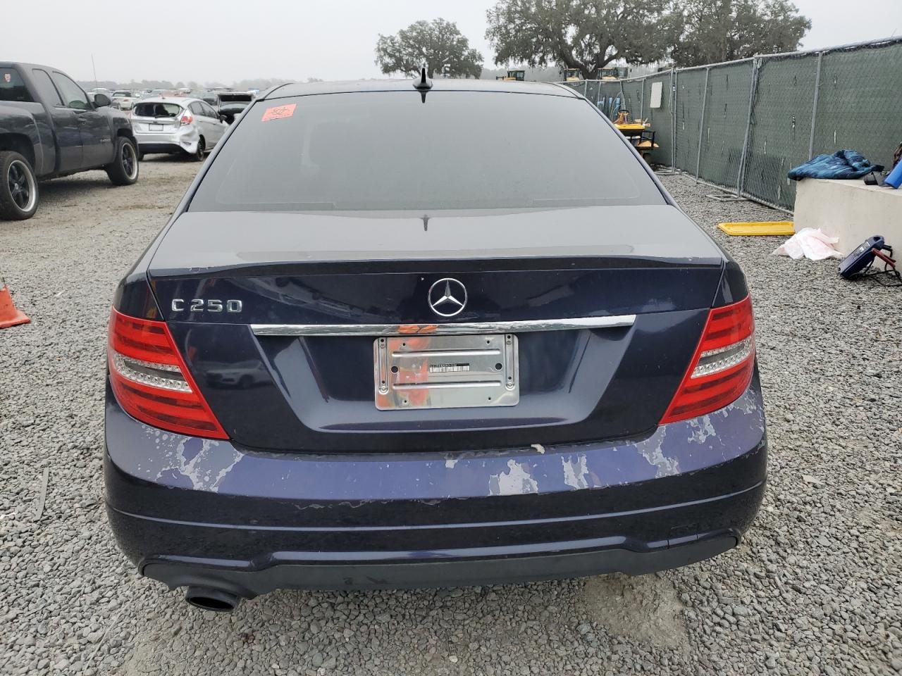 2013 Mercedes-Benz C 250 VIN: WDDGF4HB9DR261032 Lot: 86263984