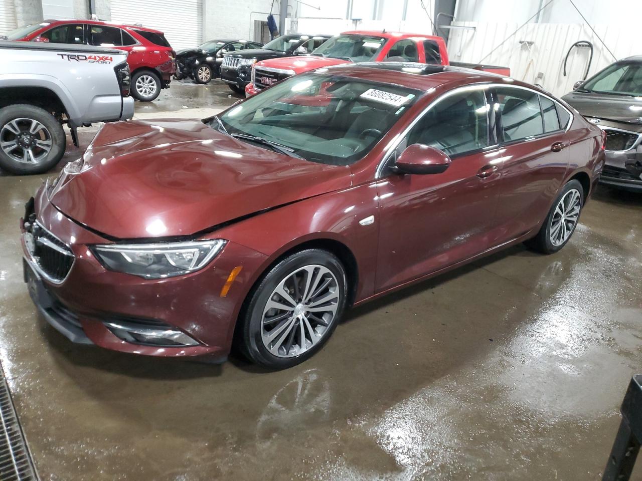 2018 Buick Regal Essence VIN: W04GP6SX5J1112001 Lot: 86882544