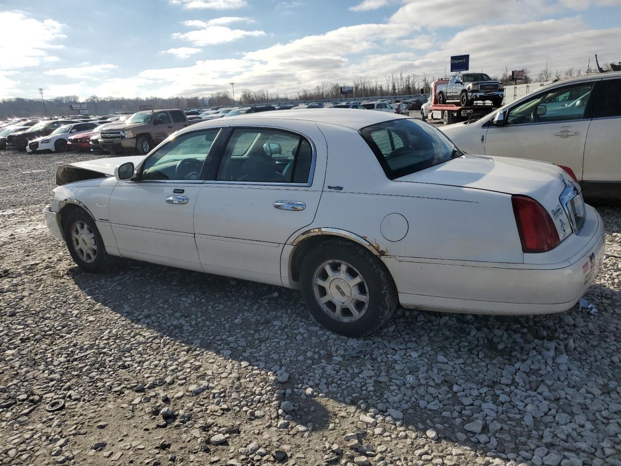 1LNHM82WX1Y723649 2001 Lincoln Town Car Signature