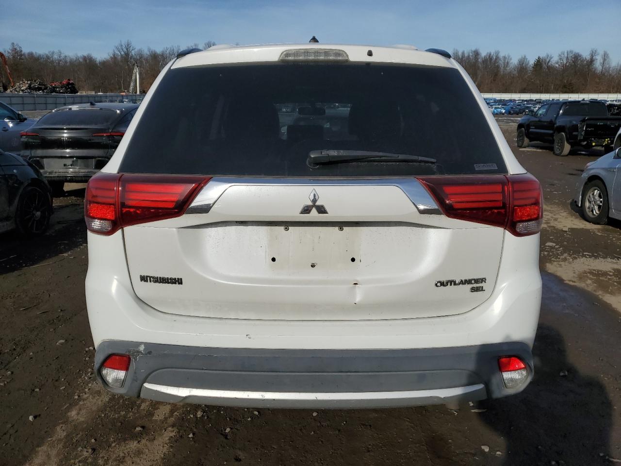 JA4AZ3A34GZ003942 2016 Mitsubishi Outlander Se