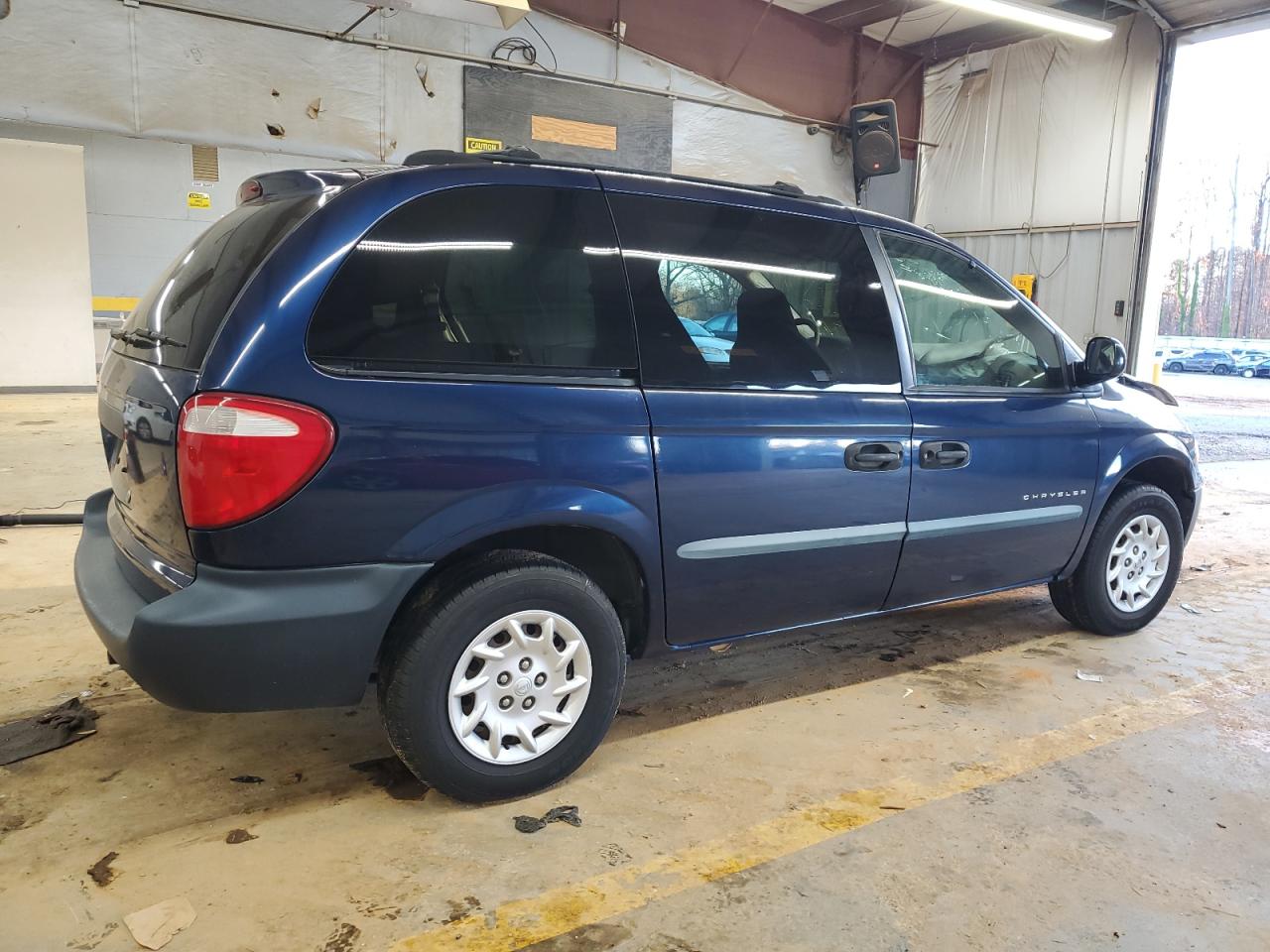 2001 Chrysler Voyager VIN: 1C4GJ25B11B218200 Lot: 84495274