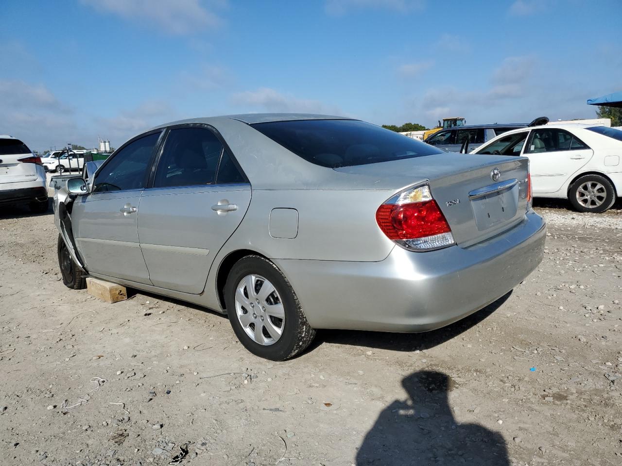 2005 Toyota Camry Le VIN: 4T1BE32K65U985040 Lot: 85648584