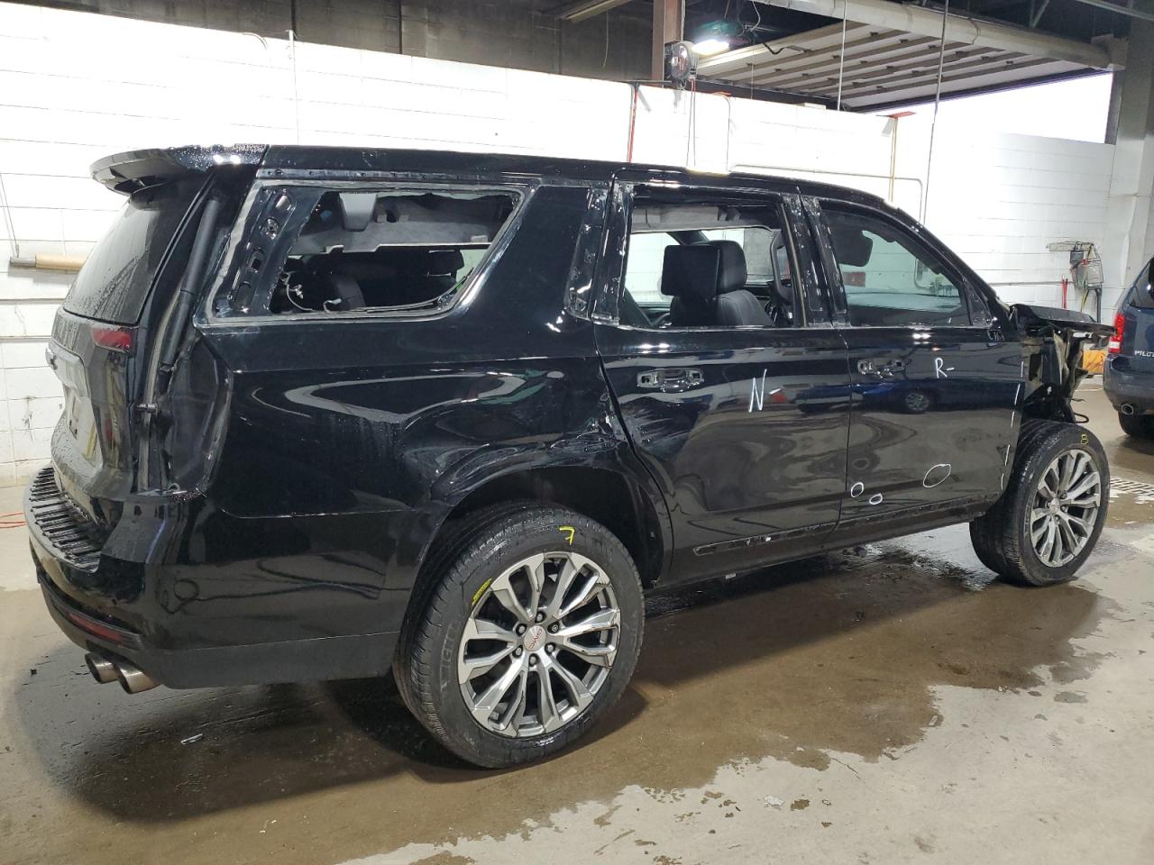 2021 GMC Yukon Denali VIN: 1GKS2DKL8MR325681 Lot: 84398734