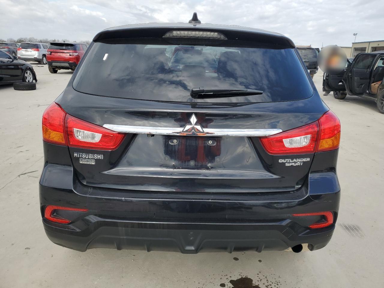 2018 Mitsubishi Outlander Sport Es VIN: JA4AP3AU2JZ023841 Lot: 86325104