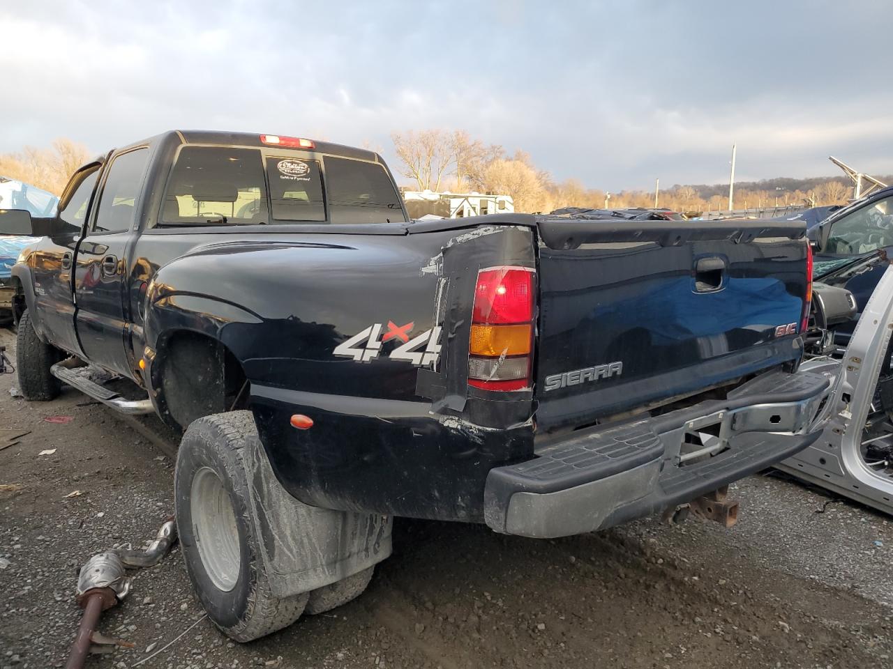 2005 GMC New Sierra K3500 VIN: 1GTJK33235F863716 Lot: 84085004