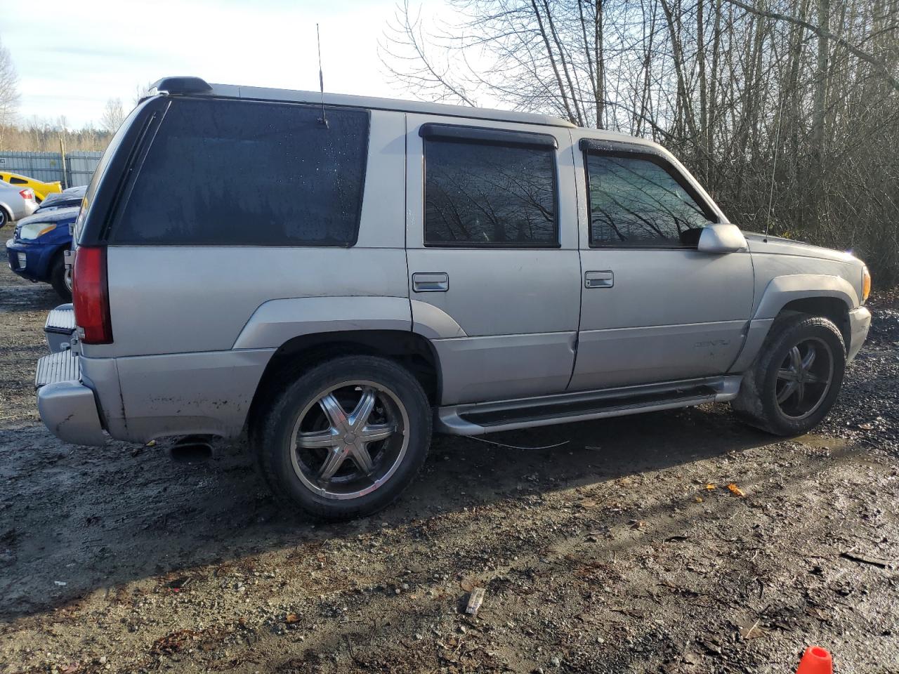 2000 GMC Yukon Denali VIN: 1GKEK13R9YR105616 Lot: 84221164