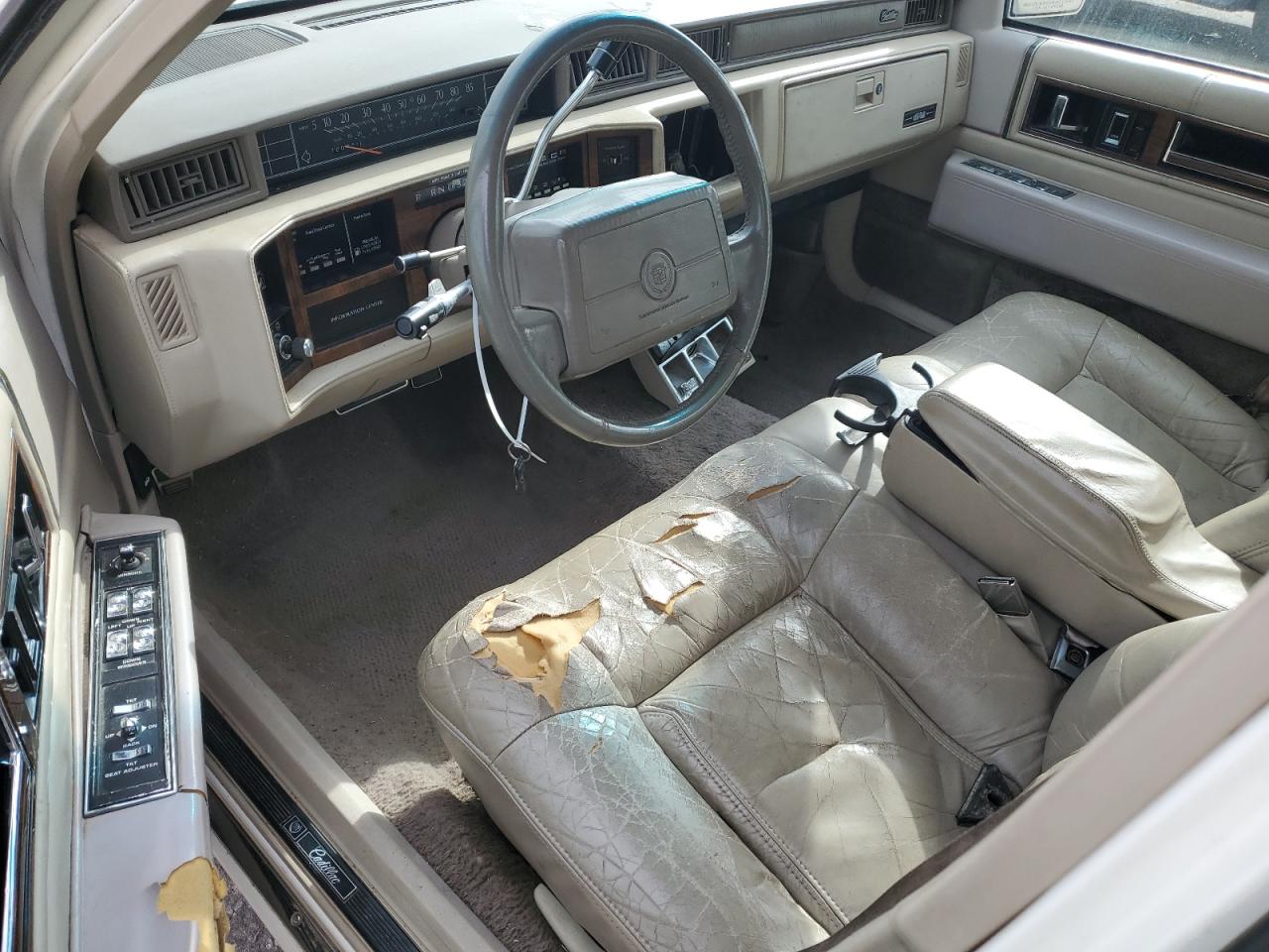 1992 Cadillac Deville VIN: 1G6CD53B7N4320558 Lot: 86425134