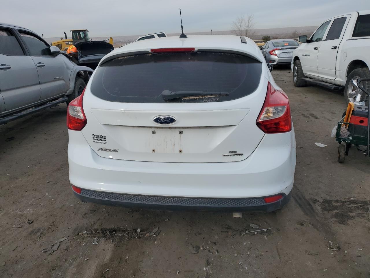 1FADP3K28EL460483 2014 Ford Focus Se