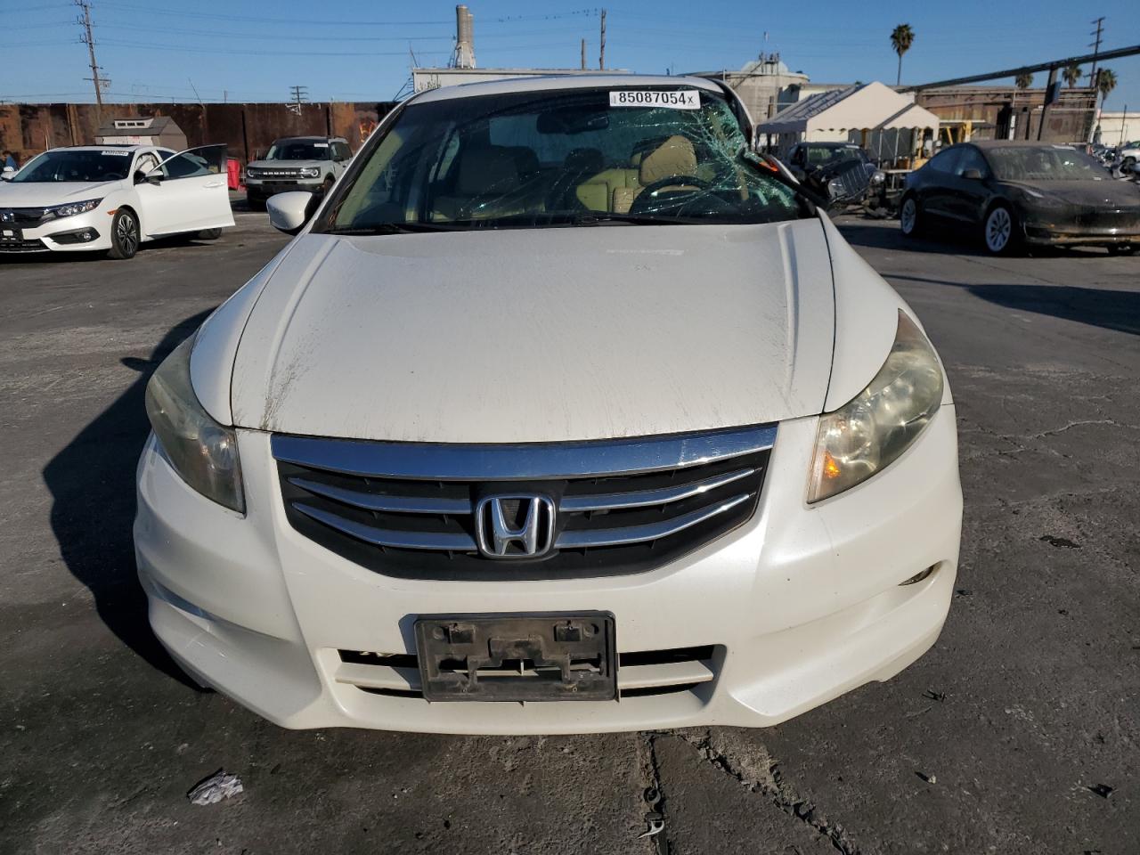 2011 Honda Accord Exl VIN: 1HGCP3F81BA004077 Lot: 85087054