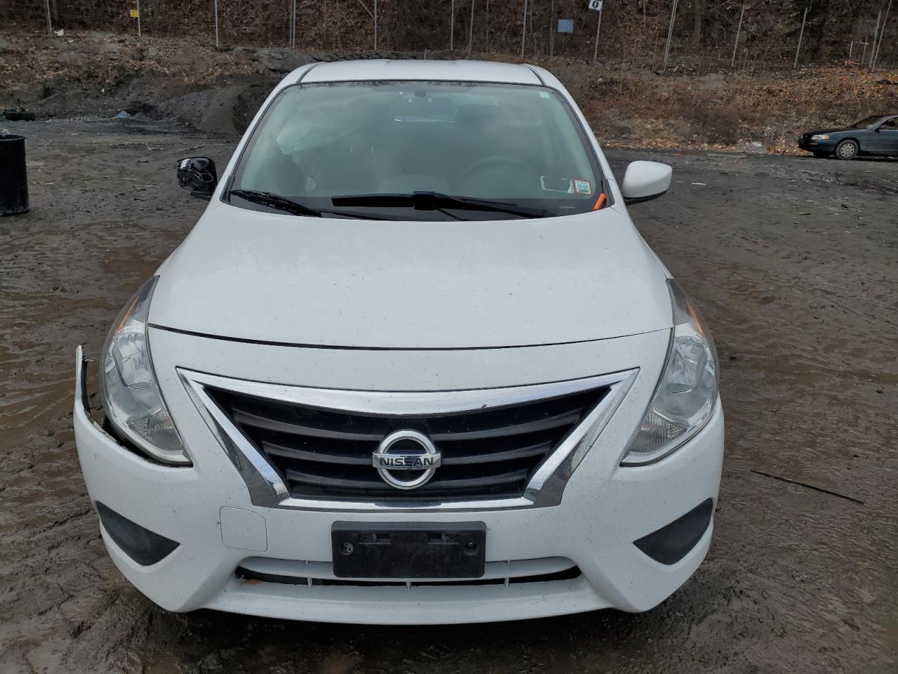 2015 Nissan Versa S VIN: 3N1CN7AP1FL896584 Lot: 82225144