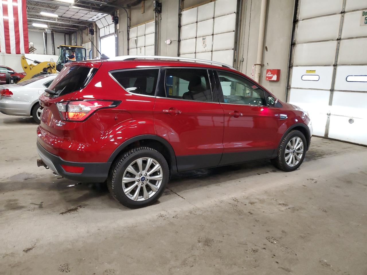 1FMCU9J94JUC60085 2018 Ford Escape Titanium