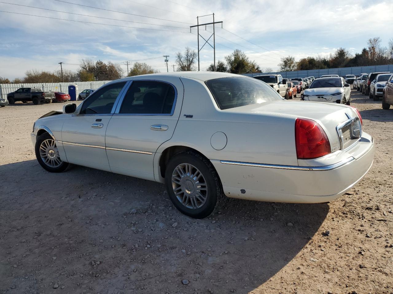 1LNHM82V56Y645540 2006 Lincoln Town Car Signature Limited